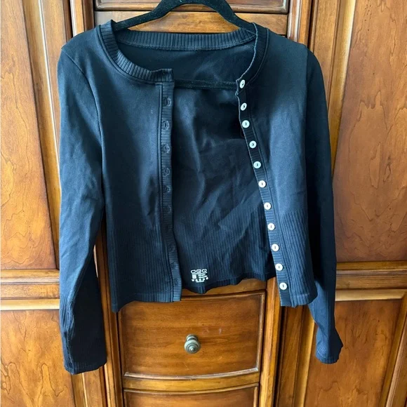 OQQ Black Ribbed Button-Up Cardigan - Picture 2 of 3